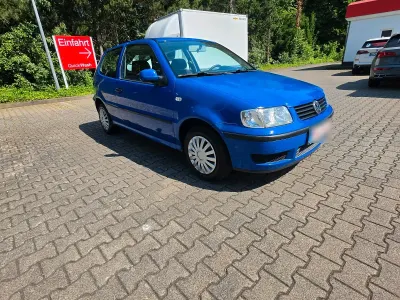 Gebraucht VW Polo 59 PS (43 kW) 2001 Blau Kleinwagen