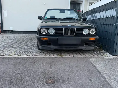 Gebraucht BMW 318 Cabriolet 113 PS (83 kW) 1992 Schwarz Cabrio