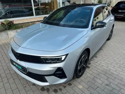 Gebraucht Opel Astra 131 PS (96 kW) 2024 Silber Kleinwagen