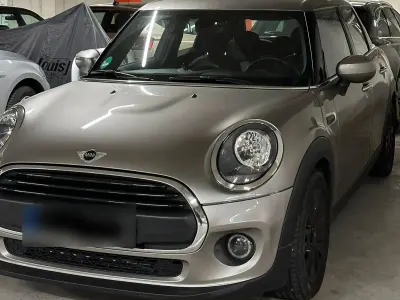 Używany Mini ONE 102 KM (75 kW) 2020 Beżowy Hatchback