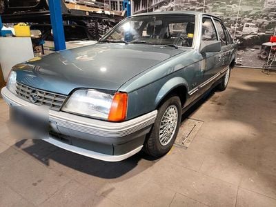 Gebraucht Opel Rekord 100 PS (73 kW) 1986 Grau Limousine