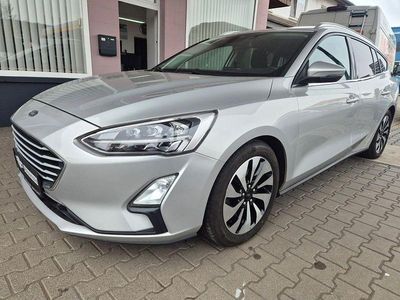Używany Ford Focus Cool & Connect 150 KM (110 kW) 2019 Srebrny Sedan/Limuzyna