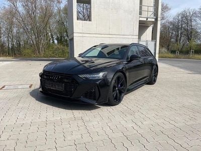 Schwarz Gebraucht 2021 Audi RS6 Ambiente Kombi | 91.300 € (Etwas zu teuer)