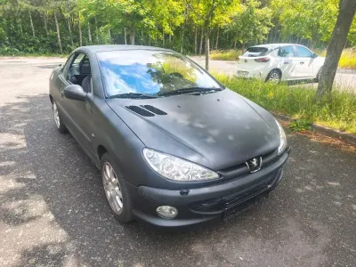 Gebraucht Peugeot 206 CC Platinum 136 PS (100 kW) 2002 Schwarz Cabrio