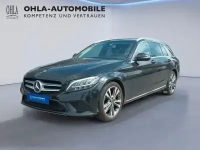 Gebraucht Mercedes C220 Avantgarde 194 PS (142 kW) 2018 Schwarz  unilack Kombi