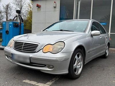 Second-hand Mercedes C240 Avantgarde 170 CP (125 kW) 2000 Argintiu Berlinǎ