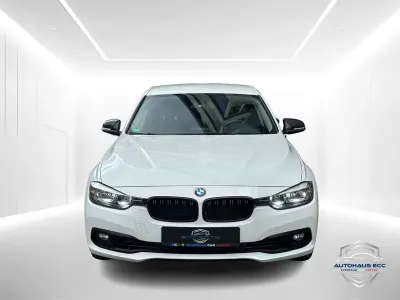 Gebraucht BMW 318 Advantage 136 PS (100 kW) 2015 Weiß Limousine