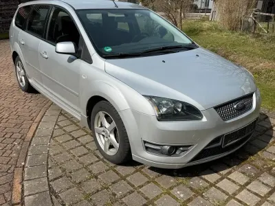 Usado Ford Focus 136 CV (100 kW) 2007 Plateado Familiar