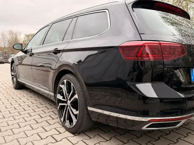 Gebraucht VW Passat 150 PS (110 kW) 2021 Schwarz Kombi