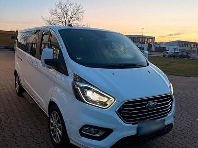 Gebraucht Ford Tourneo 150 PS (110 kW) 2022 Weiß Van / Kleinbus
