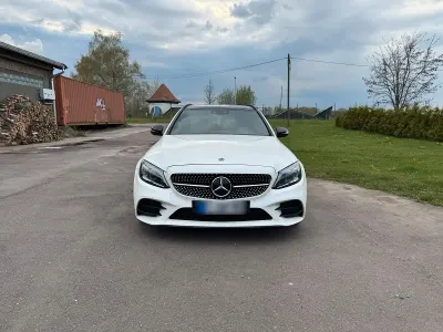 Gebraucht Mercedes C300 245 PS (180 kW) 2018 Weiß Kombi