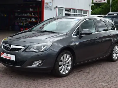 Gebraucht Opel Astra Innovation 140 PS (102 kW) 2011 Grau Kombi