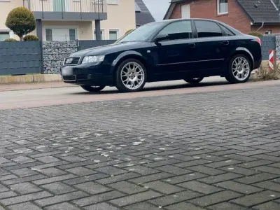 Gebraucht Audi A4 131 PS (96 kW) 2004 Blau Limousine