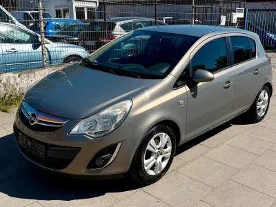 Usata Opel Corsa Satellite 69 CV (50 kW) 2011 Marrone Utilitaria