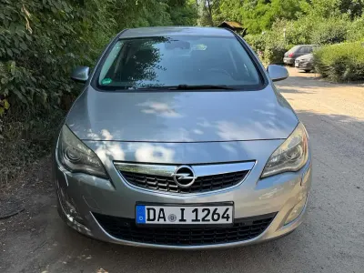 Gebraucht Opel Astra Sport 179 PS (131 kW) 2010 Grau Limousine