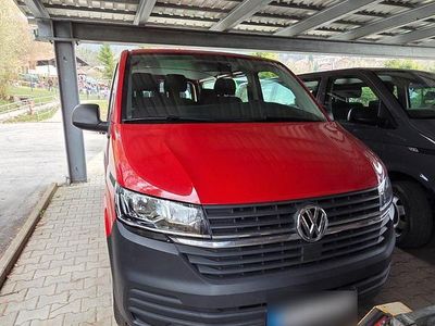 Używany VW Transporter 100 KM (73 kW) 2021 Czerwony Van
