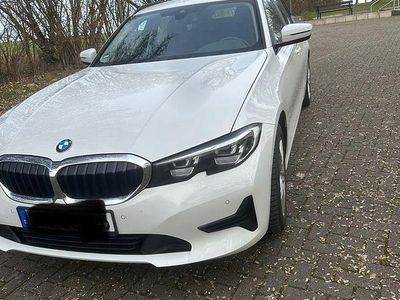 Gebraucht BMW 320 Sport Line 190 PS (139 kW) 2022 Weiß Limousine