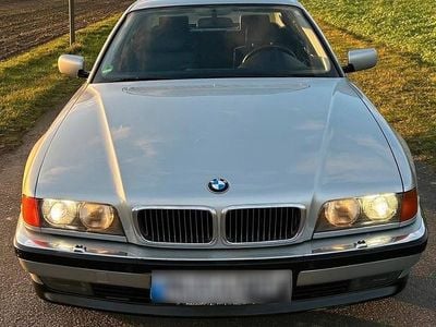 Second-hand BMW 750 326 CP (239 kW) 1984 Gri Berlinǎ