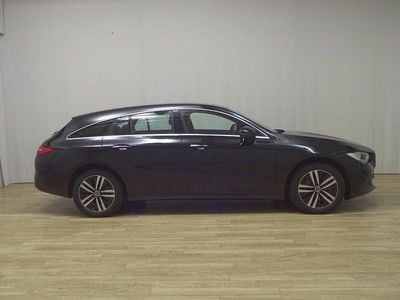 Gebraucht Mercedes CLA250e Shooting Brake 218 PS (160 kW) 2022 Schwarz Kombi