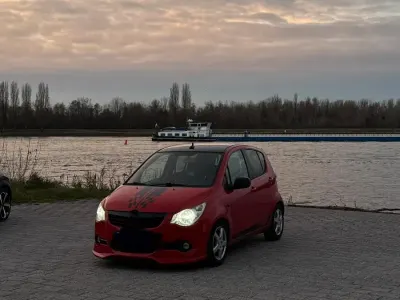 Gebraucht Opel Agila 86 PS (63 kW) 2010 Rot Kleinwagen
