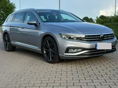 Gebraucht VW Passat 280 PS (205 kW) 2022 Silber Kombi