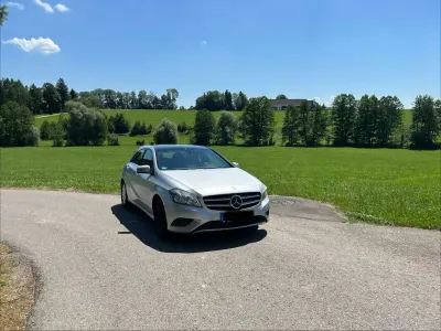 Gebraucht Mercedes A180 Style 122 PS (89 kW) 2012 Silber Kleinwagen