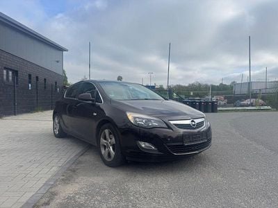 Gebraucht Opel Astra Sport 125 PS (91 kW) 2011 Braun Limousine