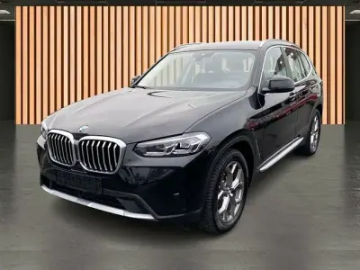 Gebraucht BMW X3 Performance 184 PS (135 kW) 2023 Schwarz black sapphire metallic (metallic) SUV
