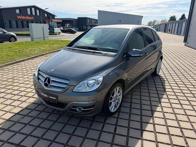 Usata Mercedes B180 116 CV (85 kW) 2011 Grigio Monovolume
