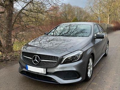 Gebraucht Mercedes A180 AMG line 122 PS (89 kW) 2017 Grau Limousine