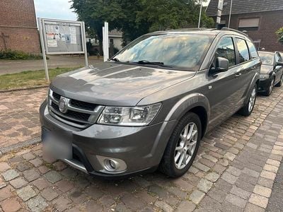 Gebraucht Fiat Freemont 140 PS (102 kW) 2012 Grau SUV