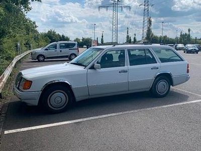 Usata Mercedes 200 132 CV (97 kW) 1990 Bianco Station wagon