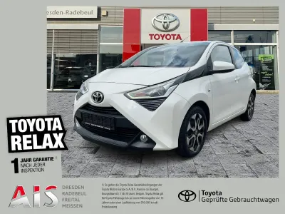 Gebraucht Toyota Aygo X-play 72 PS (52 kW) 2019 Weiß Kleinwagen
