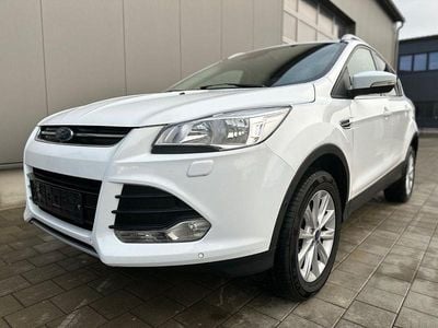 Weiß Gebraucht 2016 Ford Kuga Titanium SUV | 12.990 € (Fairer Preis)