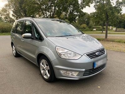 Gebraucht Ford Galaxy 140 PS (102 kW) 2011 Silber Van / Kleinbus
