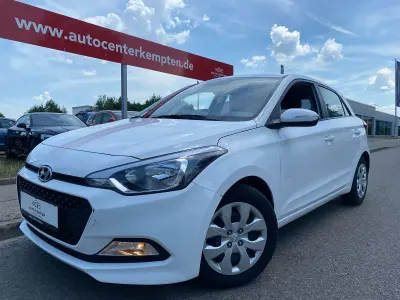 Gebraucht Hyundai i20 GO! 75 PS (55 kW) 2017 Polar white Kleinwagen
