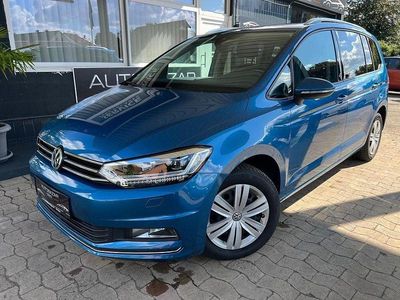 Gebraucht VW Touran Sound 116 PS (85 kW) 2017 Caribbean blue metallic Van / Kleinbus