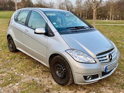 Gebraucht Mercedes A200 Avantgarde 136 PS (100 kW) 2011 Silber Limousine