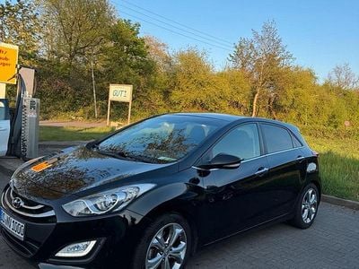 Schwarz Gebraucht 2015 Hyundai i30 Edition Limousine | 8.900 €