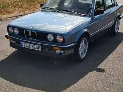 Gebraucht BMW 325 Performance 129 PS (94 kW) 1987 Blau Limousine