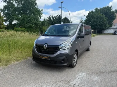 Gebraucht Renault Trafic Expression 145 PS (106 kW) 2017 Grau Van / Kleinbus