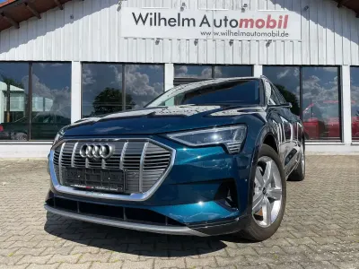 Gebraucht Audi e-tron 230 kW (313 PS) 2022 Galaxisblau metallic SUV