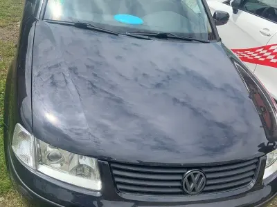 Gebraucht VW Passat Basis 101 PS (74 kW) 2000 Schwarz Kombi