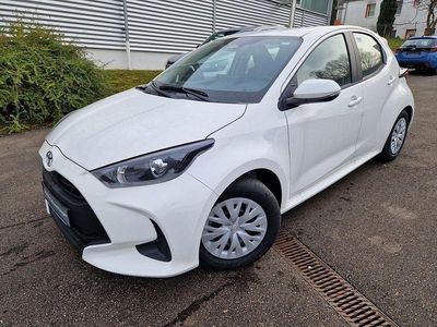 Neu Toyota Yaris Hybrid Comfort 116 PS (85 kW) 2025 Weiß Limousine