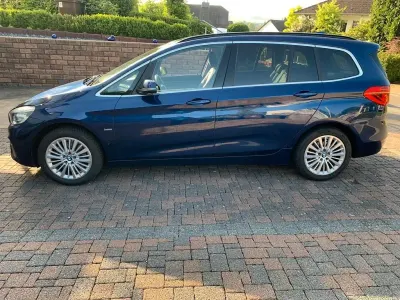 Gebraucht BMW 220 Gran Tourer Luxury Line 190 PS (139 kW) 2015 Violett Van / Kleinbus
