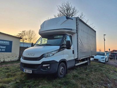 Gebraucht Iveco Daily 179 PS (131 kW) 2018 Weiß Van / Kleinbus