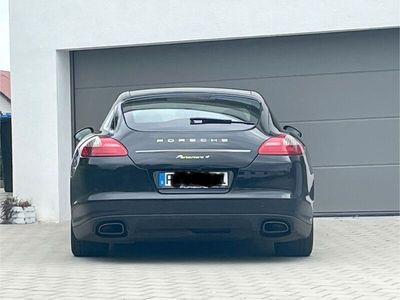 Porsche Panamera 4