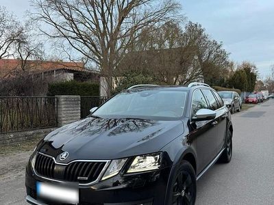 Gebraucht Skoda Octavia Scout 184 PS (135 kW) 2017 Schwarz Kombi
