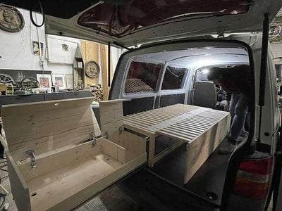 Usata VW T5 Trendline 102 CV (75 kW) 2008 Furgone