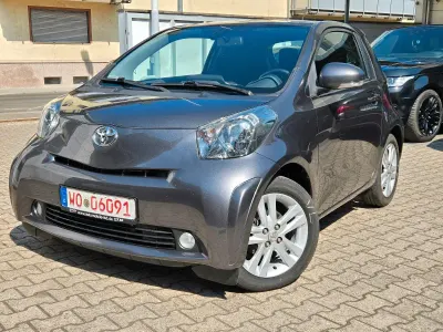 Gebraucht Toyota iQ 98 PS (72 kW) 2009 Grau Kleinwagen